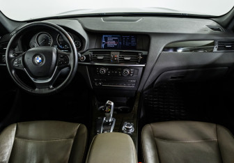 Подержанный автомобиль BMW X3 2012 года (12 фото)
