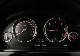 Подержанный автомобиль BMW X5 2017 года (13 фото)