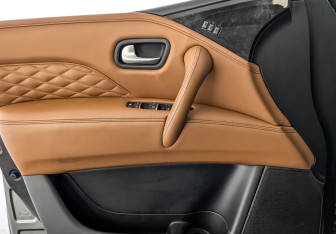 Подержанный автомобиль Infiniti QX80 2018 года (19 фото)