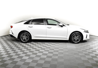 Подержанный автомобиль Kia K5 2020 года (4 фото)
