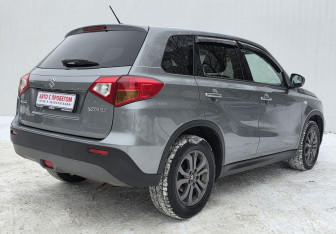 Подержанный автомобиль Suzuki Vitara 2016 года (5 фото)
