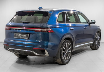 Подержанный автомобиль Geely Monjaro 2023 года (5 фото)