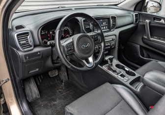 Подержанный автомобиль Kia Sportage 2017 года (15 фото)