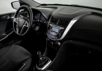 Подержанный автомобиль Hyundai Solaris Sedan 2011 года (10 фото)