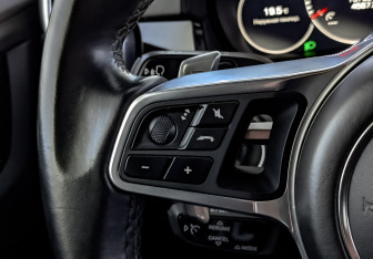 Подержанный автомобиль Porsche Cayenne 2019 года (30 фото)