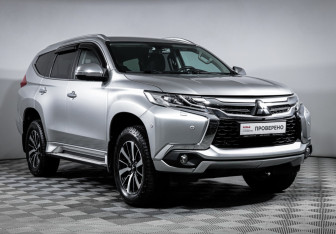 Подержанный автомобиль Mitsubishi Pajero Sport 2017 года (3 фото)
