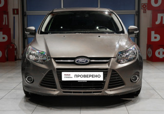 Подержанный автомобиль Ford Focus Hatchback 2013 года (2 фото)