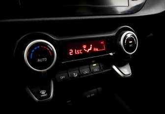 Подержанный автомобиль Kia Rio Sedan 2020 года (25 фото)