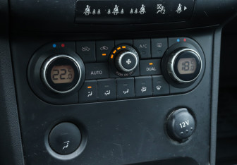 Подержанный автомобиль Nissan Qashqai 2008 года (15 фото)