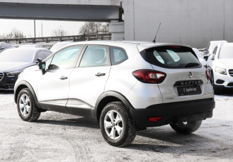 Подержанный автомобиль Renault Kaptur 2018 года (7 фото)