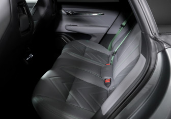 Подержанный автомобиль Zeekr 001 2023 года (10 фото)
