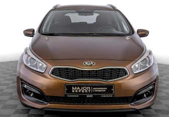 Подержанный автомобиль Kia Ceed Wagon 2017 года (2 фото)