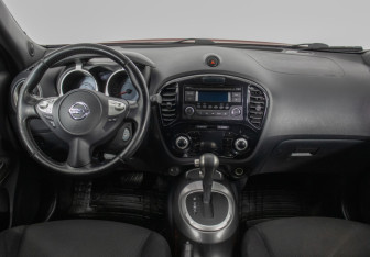 Подержанный автомобиль Nissan Juke 2014 года (13 фото)