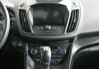 Подержанный автомобиль Ford Kuga 2017 года (13 фото)