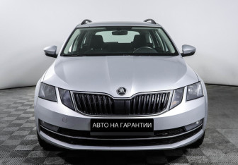 Подержанный автомобиль Skoda Octavia Wagon 2017 года (2 фото)