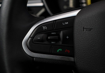 Подержанный автомобиль Belgee X70 2024 года (15 фото)