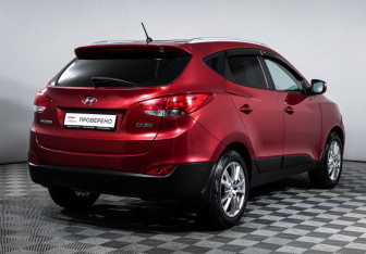 Подержанный автомобиль Hyundai ix35 2010 года (5 фото)