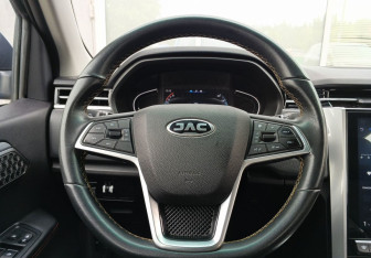 Подержанный автомобиль JAC T8 Pro 2023 года (11 фото)