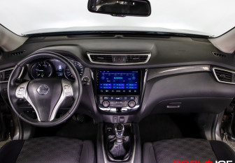 Подержанный автомобиль Nissan X-Trail 2018 года (10 фото)