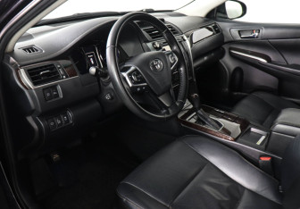 Подержанный автомобиль Toyota Camry Sedan 2017 года (9 фото)