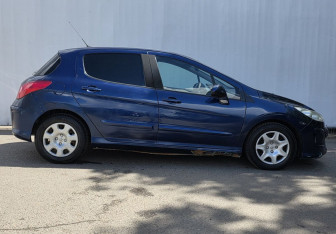 Подержанный автомобиль Peugeot 308 Hatchback 2009 года (4 фото)