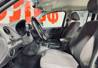 Подержанный автомобиль Volkswagen Amarok 2013 года (8 фото)