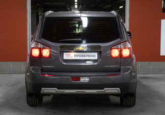 Подержанный автомобиль Chevrolet Orlando 2011 года (6 фото)