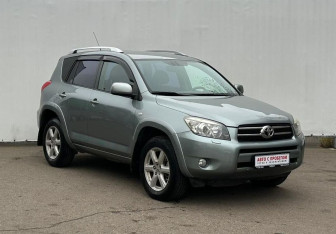 Подержанный автомобиль Toyota RAV4 2008 года (3 фото)