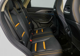 Подержанный автомобиль FAW Bestune T77 2022 года (22 фото)