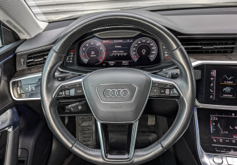 Подержанный автомобиль Audi A7 2018 года (22 фото)