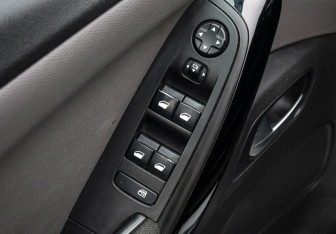 Подержанный автомобиль Citroen C4 Picasso 2016 года (23 фото)