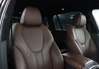 Подержанный автомобиль BMW X7 2019 года (16 фото)