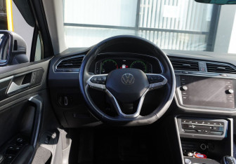 Подержанный автомобиль Volkswagen Tiguan 2021 года (13 фото)