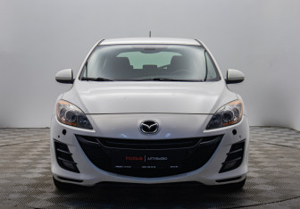 Подержанный автомобиль Mazda 3 Hatchback 2009 года (8 фото)