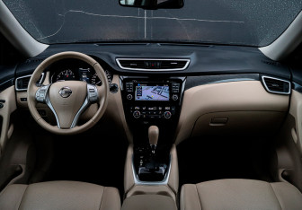 Подержанный автомобиль Nissan X-Trail 2017 года (10 фото)