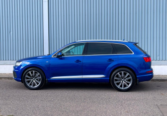 Подержанный автомобиль Audi Q7 2015 года (19 фото)
