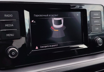 Подержанный автомобиль Skoda Rapid Liftback 2021 года (12 фото)