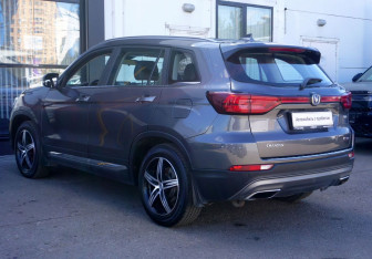 Подержанный автомобиль Changan CS75 2020 года (7 фото)