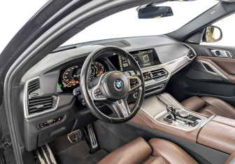 Подержанный автомобиль BMW X6 2021 года (16 фото)