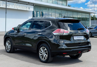 Подержанный автомобиль Nissan X-Trail 2016 года (7 фото)