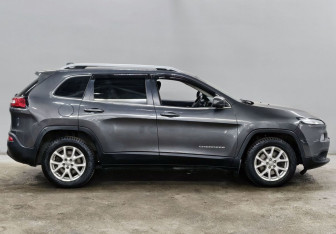 Подержанный автомобиль Jeep Cherokee 2014 года (4 фото)