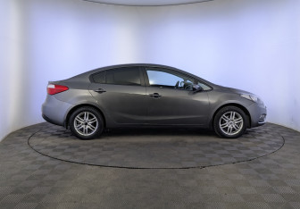 Подержанный автомобиль Kia Cerato Sedan 2015 года (4 фото)