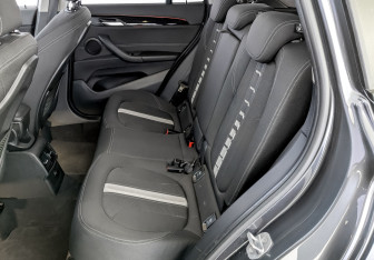 Подержанный автомобиль BMW X1 2017 года (12 фото)