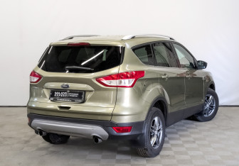 Подержанный автомобиль Ford Kuga 2013 года (5 фото)