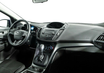 Подержанный автомобиль Ford Kuga 2019 года (5 фото)