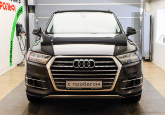 Подержанный автомобиль Audi Q7 2017 года (2 фото)
