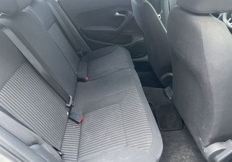 Подержанный автомобиль Volkswagen Polo Sedan 2011 года (10 фото)