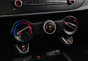 Подержанный автомобиль Kia Rio Hatchback 2021 года (20 фото)