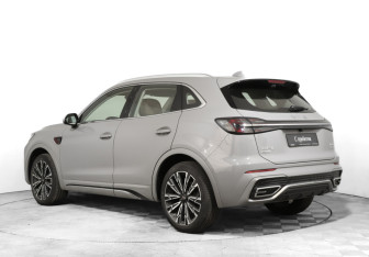 Подержанный автомобиль Hongqi HS5 2023 года (7 фото)