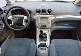 Подержанный автомобиль Ford Galaxy 2007 года (9 фото)